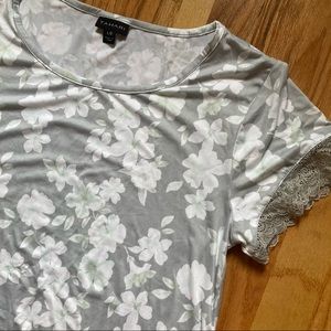 Tahari women’s shirt